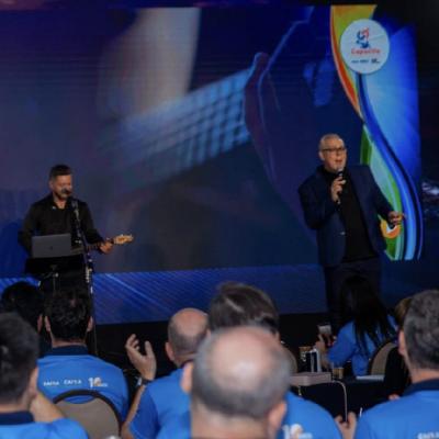 Apresentação Com Banda Ao Vivo